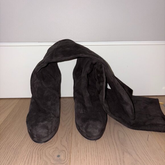 Stuart Weitzman Tall suede brown boot - Picture 1 of 5